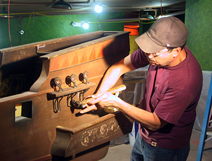 spanish-galleon-reconstruction,-by-john-rivera-resto,-2012,--attaching-the-deadeye-brackets