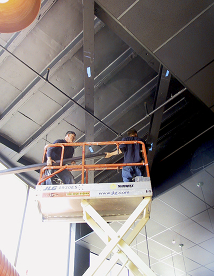 spanish-galleon-reconstruction,-by-john-rivera-resto,-2012,-attaching-hanging-crossbeams