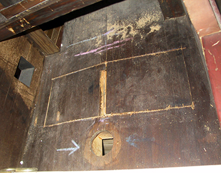 spanish-galleon-reconstruction,-by-john-rivera-resto,-2012,-cutting-an-opening