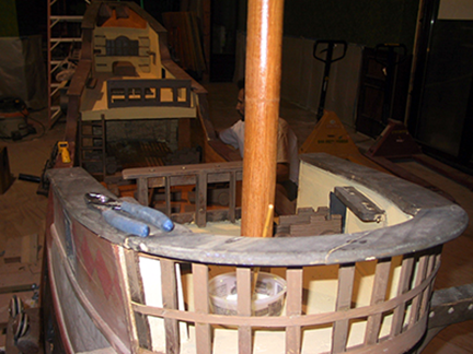 spanish-galleon-reconstruction,-by-john-rivera-resto,-2012,-detail-of-top-railing