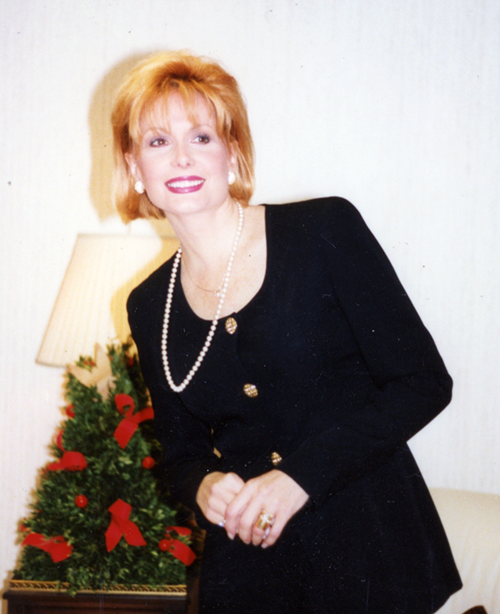 wilma smith posing for the thinkers mural addition