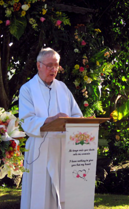 john-rivera-resto-and-nancy-lewis-wedding,-Father-Michael-Driscoll-ceremony